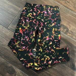 New FLEO leggings